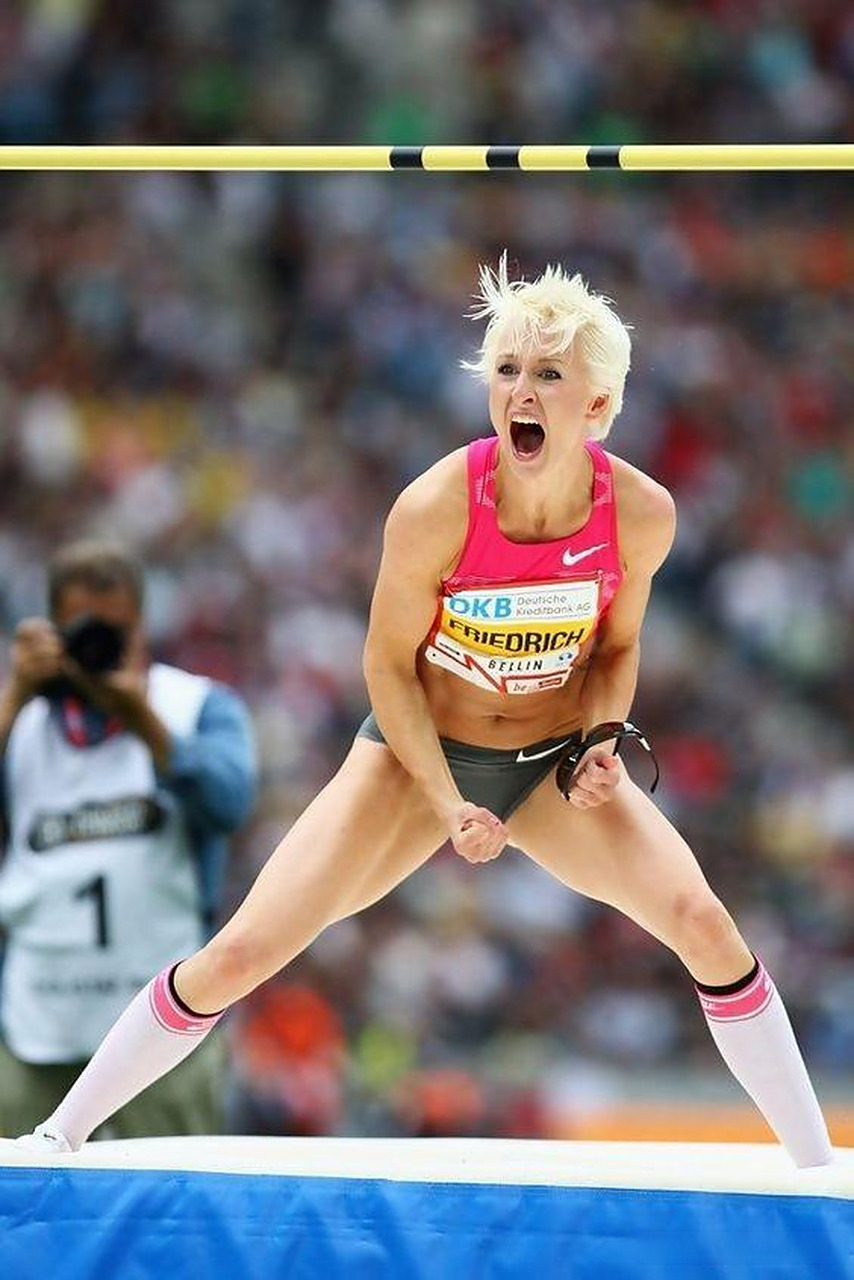 九游官方-阿德利亚娜在比赛中表现优异