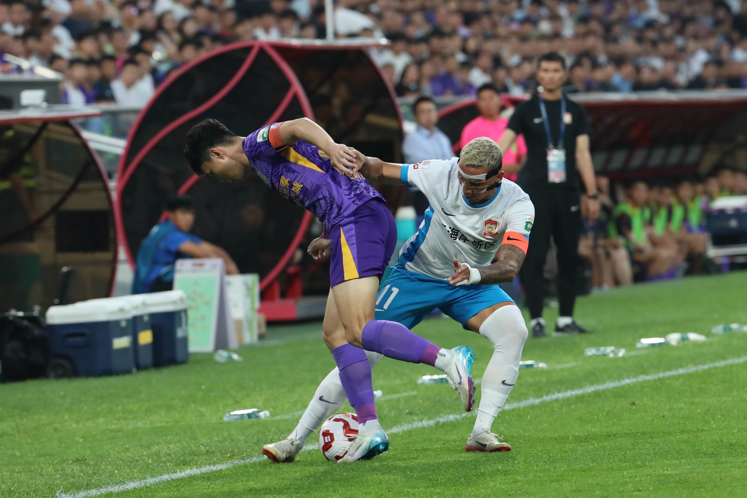 九游地址-足球赛场上的激战让人目不暇接,谁能笑到最后的简单介绍